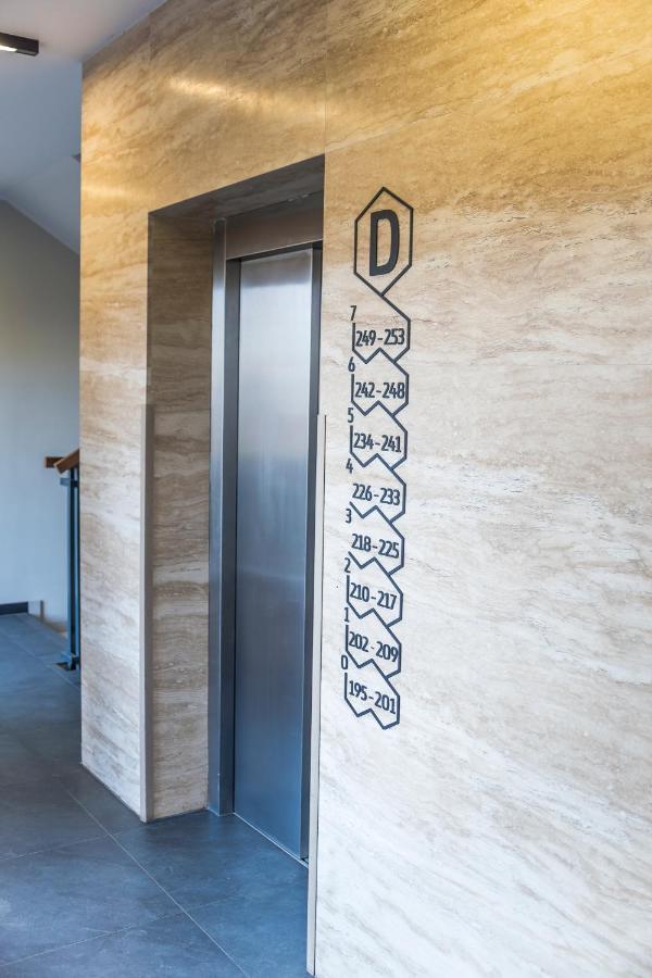 Apartament Z Ogrodkiem I Garazem Poznań Exteriör bild