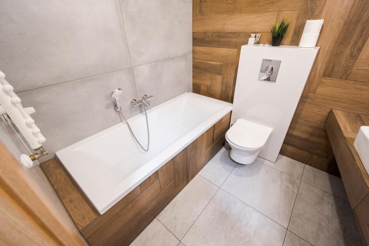 Apartament Z Ogrodkiem I Garazem Poznań Exteriör bild