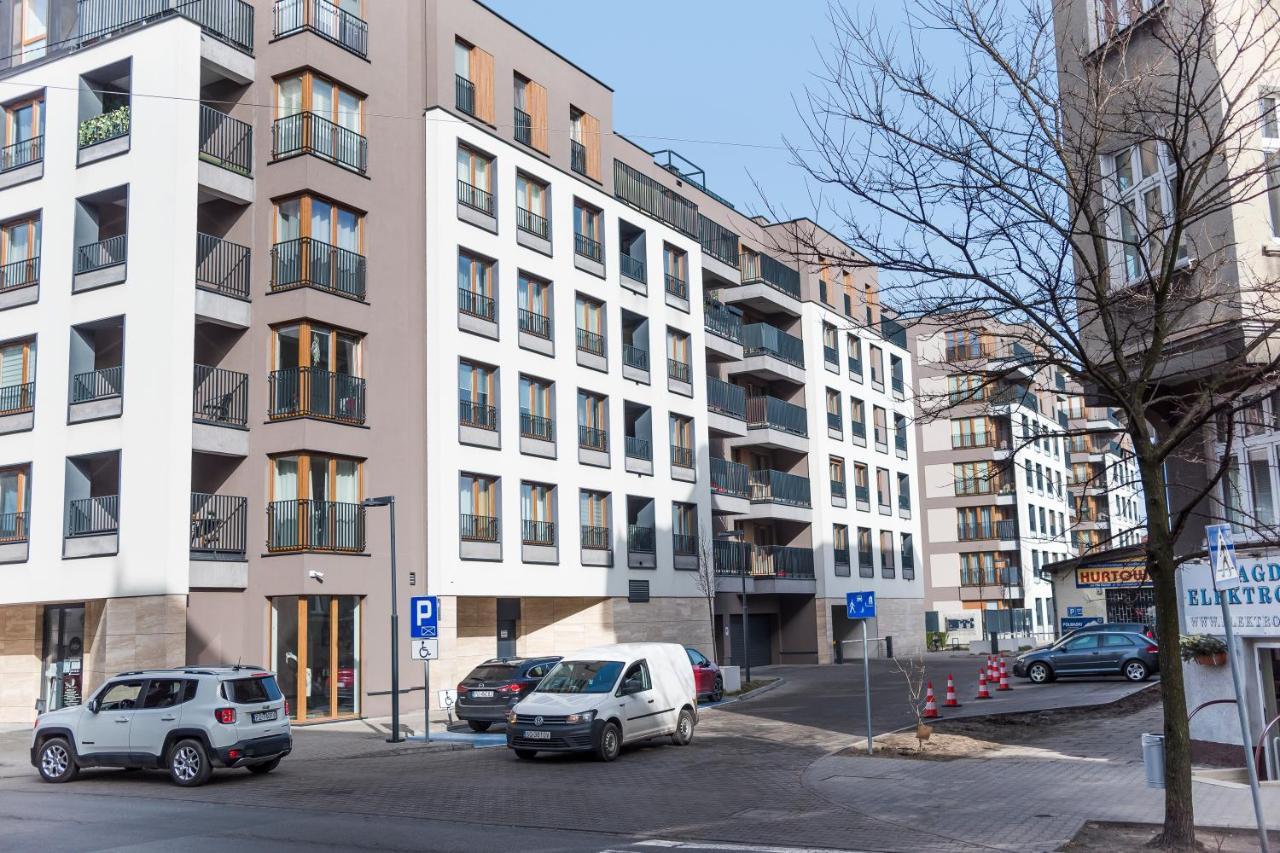 Apartament Z Ogrodkiem I Garazem Poznań Exteriör bild