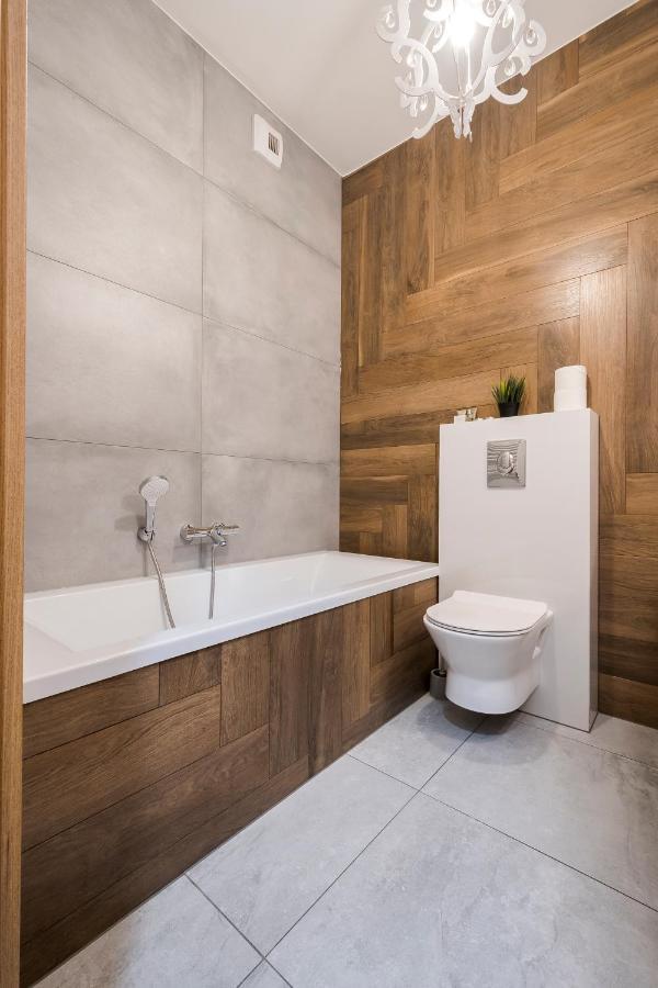 Apartament Z Ogrodkiem I Garazem Poznań Exteriör bild