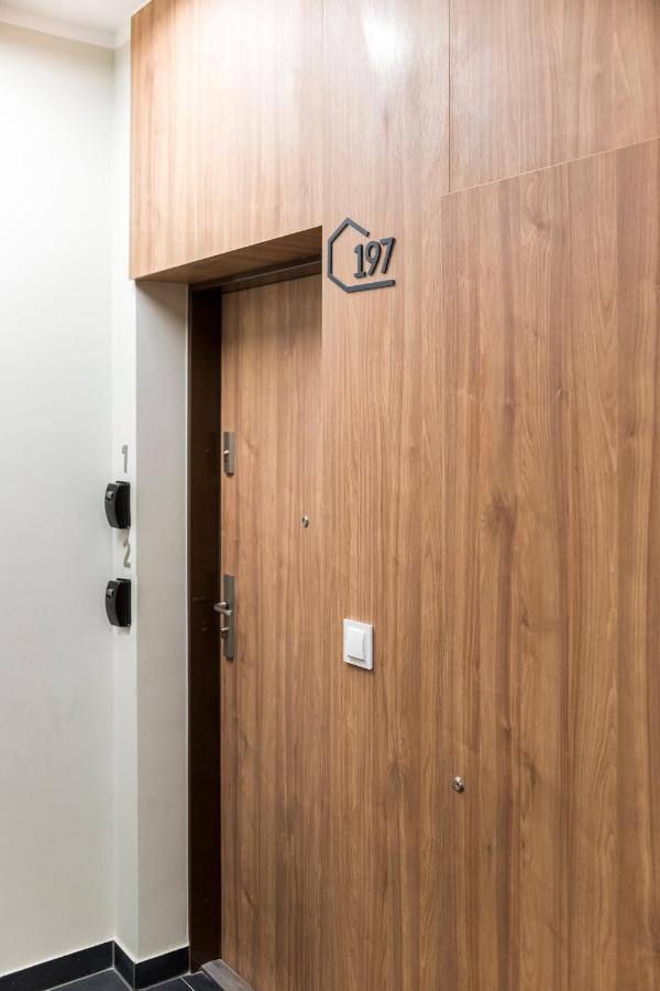 Apartament Z Ogrodkiem I Garazem Poznań Exteriör bild