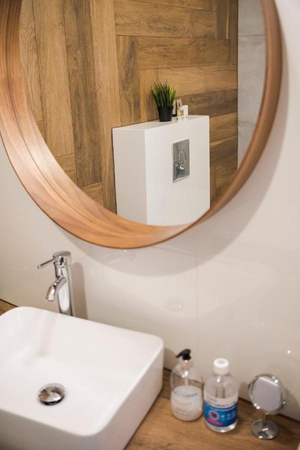 Apartament Z Ogrodkiem I Garazem Poznań Exteriör bild