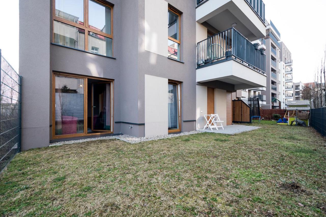 Apartament Z Ogrodkiem I Garazem Poznań Exteriör bild