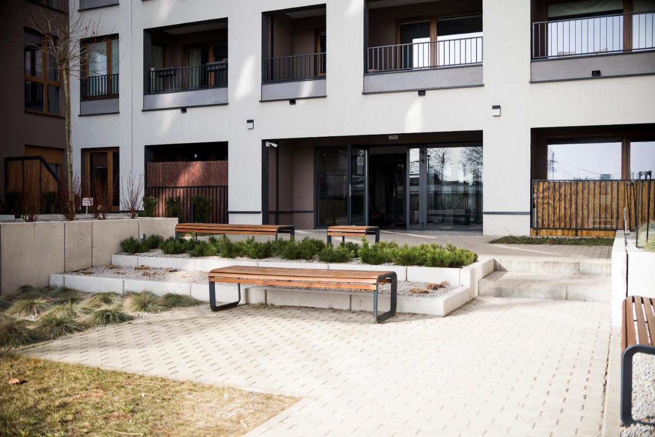 Apartament Z Ogrodkiem I Garazem Poznań Exteriör bild