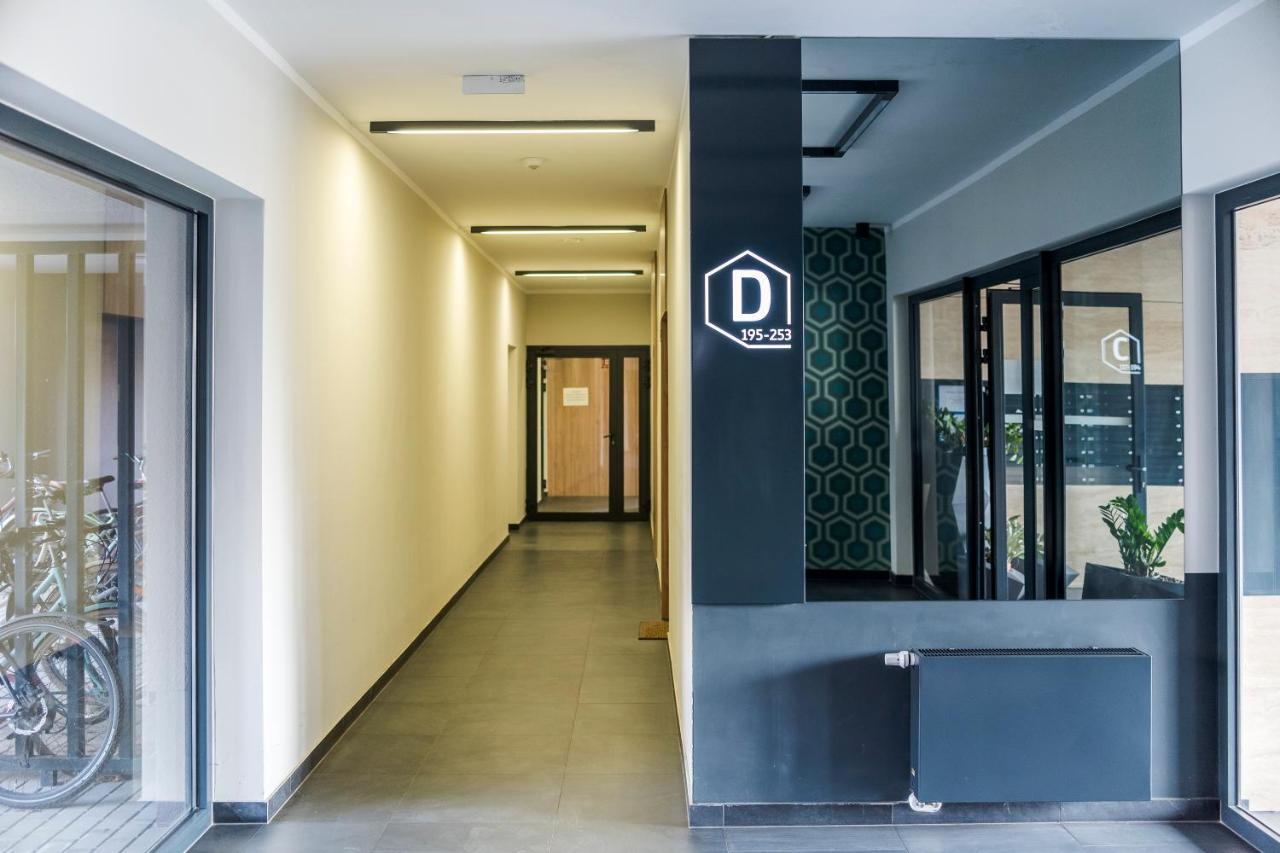 Apartament Z Ogrodkiem I Garazem Poznań Exteriör bild
