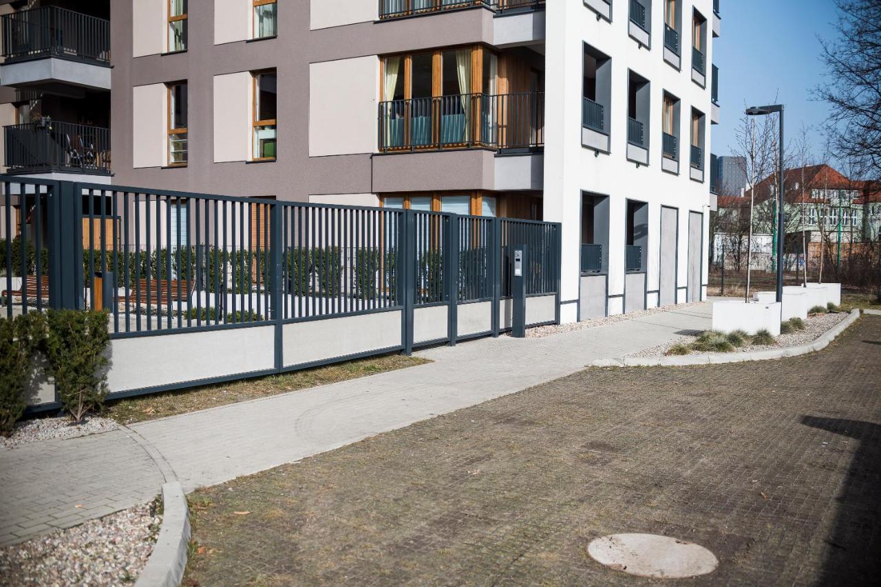 Apartament Z Ogrodkiem I Garazem Poznań Exteriör bild