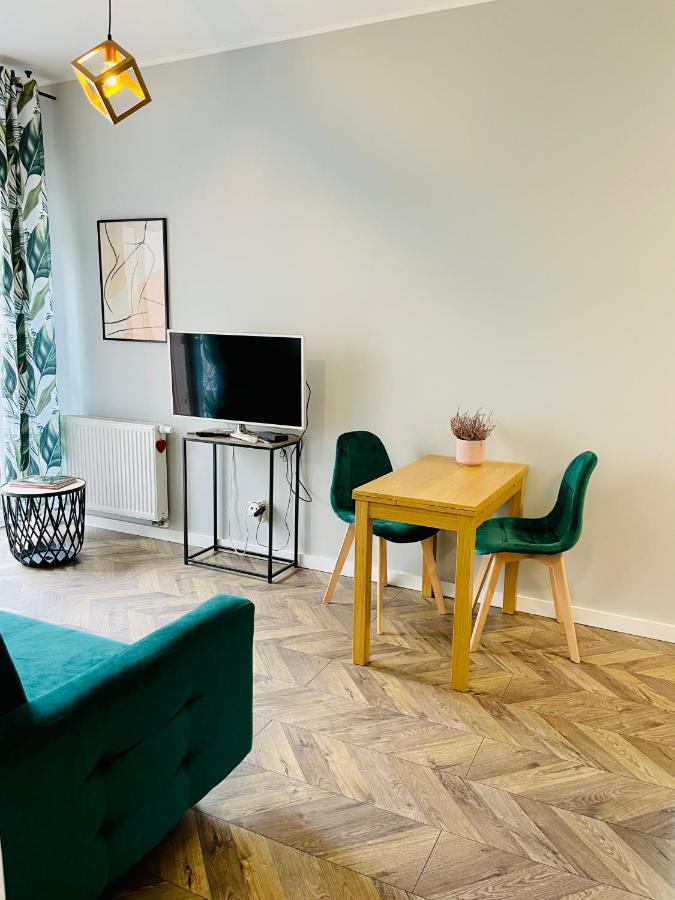 Apartament Z Ogrodkiem I Garazem Poznań Exteriör bild