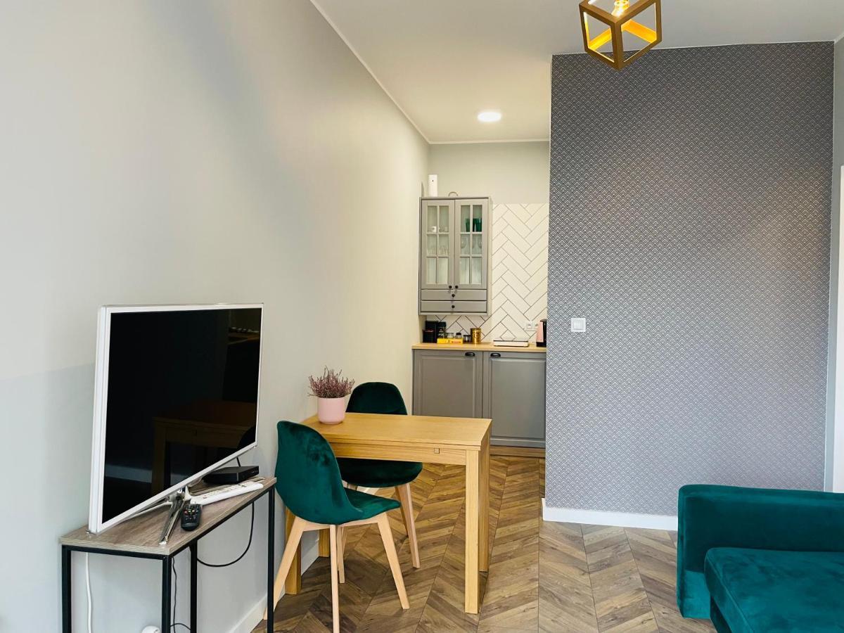 Apartament Z Ogrodkiem I Garazem Poznań Exteriör bild